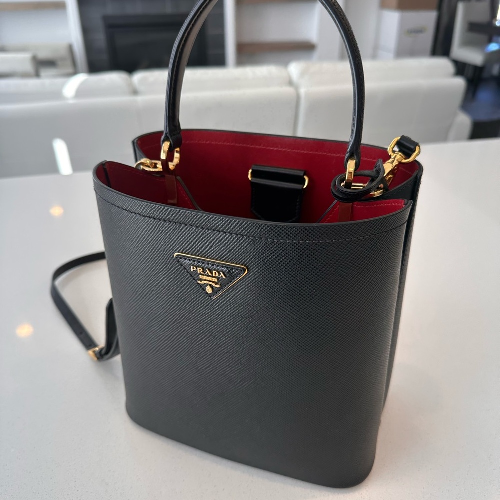 Beautiful prada bucket bag in great condition. Firm on price.